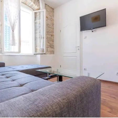 아파트 Arena View From The